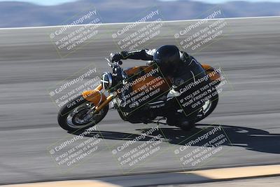 media/Oct-13-2025-Moto Forza (Mon) [[a66d839500]]/3-B Group/Session 2 (Bowl)/